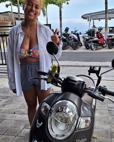 rent a scoopy motorcycle in Nusa Penida